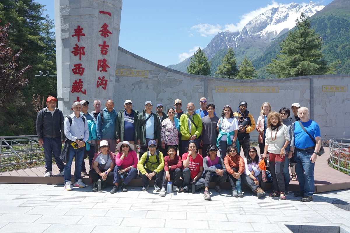 Group Photo Before Acclimization Hike
