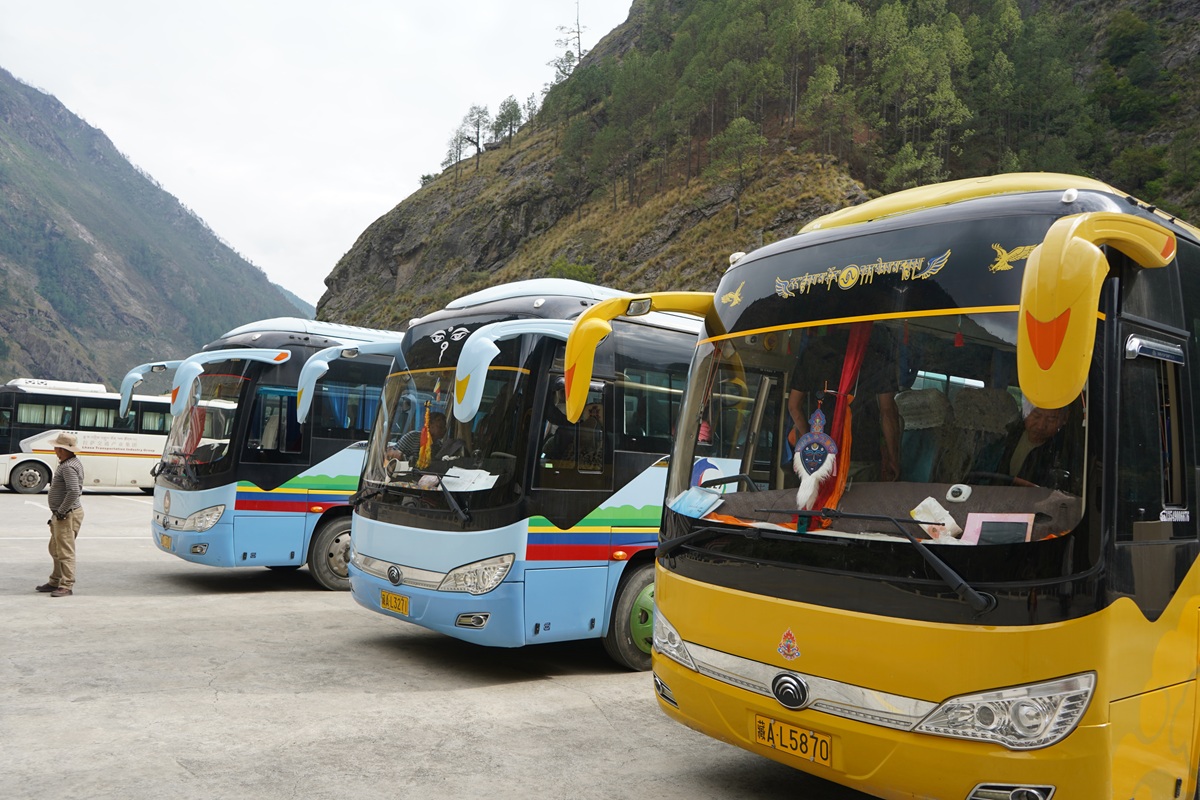 kailash-mansarovar-yatra-by-bus-group-pilgrims-nepal