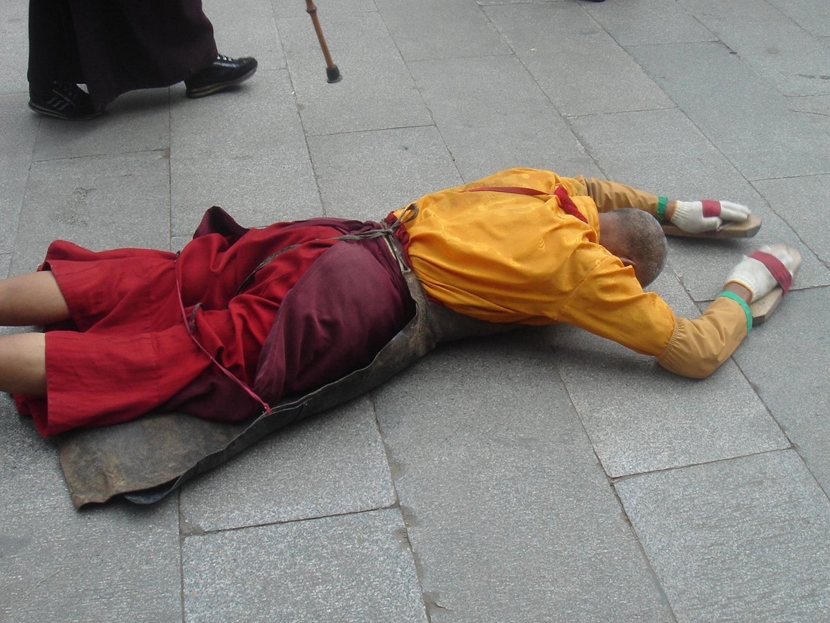 Rituals and Practices around Holy Sites